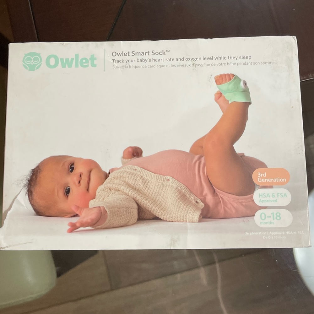 Used Owlet third generation smart sleep sock! In great condition. Mint color.